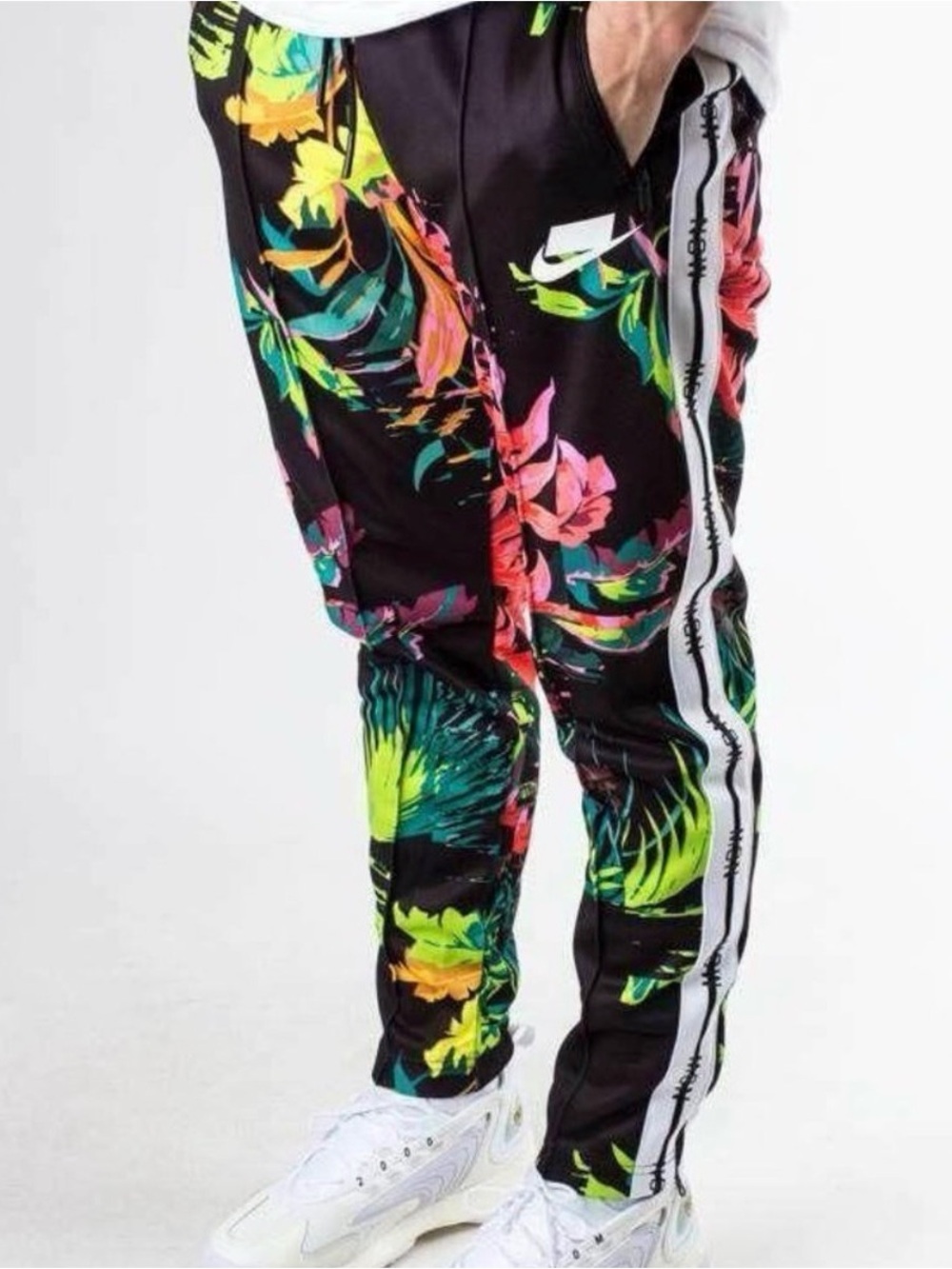 Nike Black Tropical Print Athletic Joggers